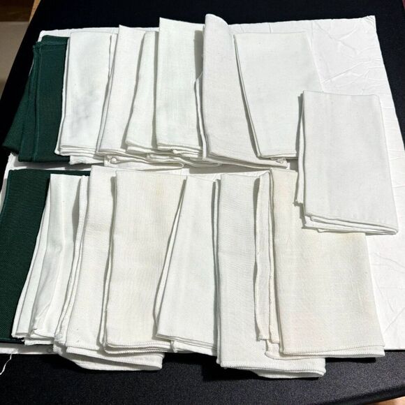 Vintage Fabric Square Napkins Set of 15 White & Green Cloth 16”x16” Table Linen - Picture 2 of 5